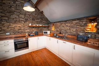 Hay Barn, Penrheol Farm, Unique Barn Conversion - 2