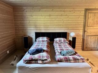 Charming Holiday Home with Hot Tub - 5