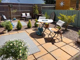 The Sashes - Stylish Apartment - FREE Parking - Ultrafast WIFI - Smart TV - Netflix - sleeps up to 6! Close to Poole Town Center & Sandbanks & Bournemouth - Poole - 3