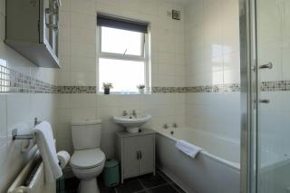 3 Bed House 9 mins walk to Anfield Sleeps 7 - Liverpool - 9