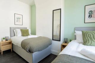 3 Bed House 9 mins walk to Anfield Sleeps 7 - Liverpool - 3