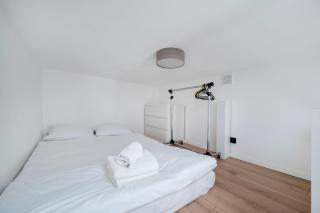 City Centre Studio with Mezzanine by BookingHost - 4