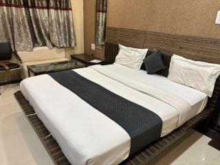 Hotel Swarat Inn by RoyalFlame - Satna - 0