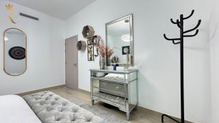 Elegant 2BR Luxury Apartment - Abu Dhabi - 3