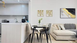 Elegant 2BR Luxury Apartment - Abu Dhabi - 7