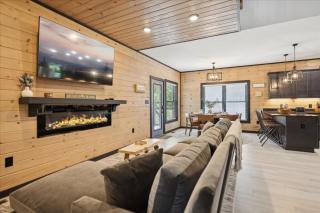 New Cabin Windoor Pool, Hot Tub & Gameroom - 6