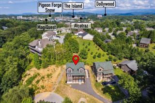 New Cabin Windoor Swim Spa, Hot Tub & Gameroom - Pigeon Forge - 5