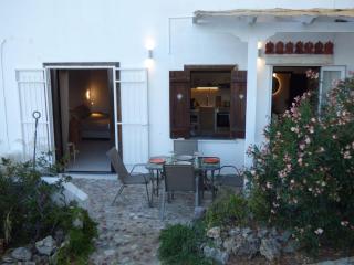 Villa Mimosa Poros Beachfront Apartment - Poros - 4