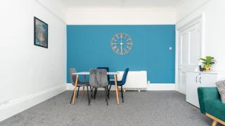 Open Mind Property - 2 Bedrooms & Free Parking - 4