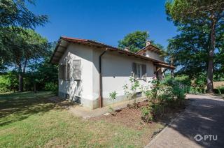 PoloTuristicoUmbria Villa in Campagna con Piscina - 2