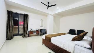 Queen Suite Rooms - Channapatna - 7