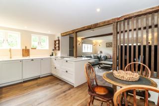 Tuffs Farm Cottage - Kings Langley - 2