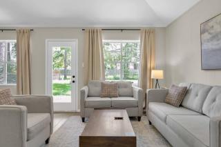 Glen Loch Dr - Spring - 2