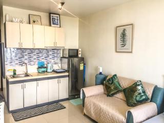 MC8 Condo Your Affordable Staycation - Lo-oc - 1