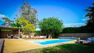 Poolside Family Escape in Luton - Luton - 0