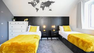 Poolside Family Escape in Luton - Luton - 6