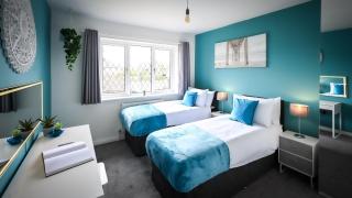 Poolside Family Escape in Luton - Luton - 2