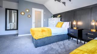 Poolside Family Escape in Luton - Luton - 1