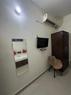 Shakun Hotel Palace - Ghaziabad - 1