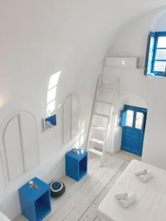Kalleni Santorini - Emporio Santorini - 7