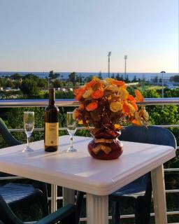 Infinity Sea View Central Apartments - Bar - 7