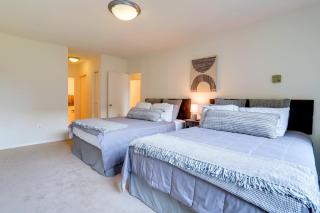 Modern Retreat Near Metro with Pool Access - Arlington - 7