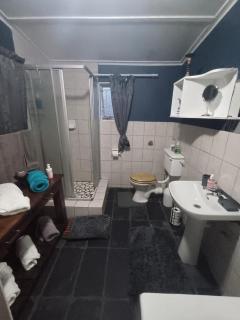 Karoo Refresh Cheerful 2 Bedroom House - Oudtshoorn - 5