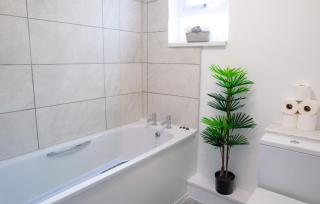 Stylish and central city apartment - Plymouth - 6