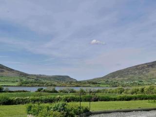 Villa Rose - Sleeps 2 & Stunning Seaside Views - Cahersiveen - 0