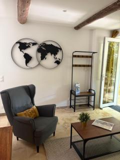 Le mas des glycines - parking privé et terrasse ombragée - 1