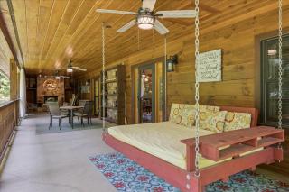 Cozy Cottage Wev Charger, Firepit & Bed Swing - Sevierville - 6