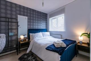 Comfortable 3-Bedroom House with Private Driveway in Bedford - Bedford - 4