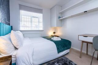 Comfortable 3-Bedroom House with Private Driveway in Bedford - Bedford - 3