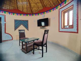 Shri ji home stay - Dholovira - 1
