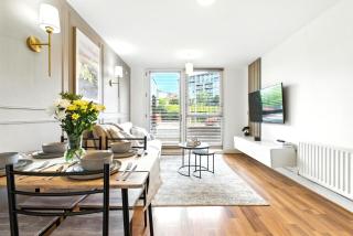 Luxury 2BR Near Bham Central, Parking, Desk & Coffee - Birmingham - 4