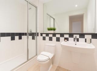 2 Bed Flat off Brick Lane - London - 7