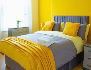 Stylish and central city apartment - Plymouth - 0