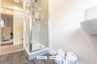 3BR House in Manchester, Free Wifi, Parking, Ideal for Contractors - Manchester - 2
