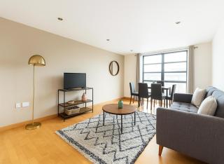 2 Bed Flat off Brick Lane - London - 1