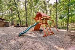 Hot Tub and Game Room Family Retreat in Broken Bow - 8