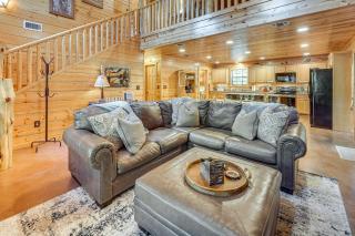 Hot Tub and Game Room Family Retreat in Broken Bow - 4