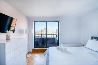 Sunny 3 BR 3 Bath Apt with Large Balcony - New York - 5