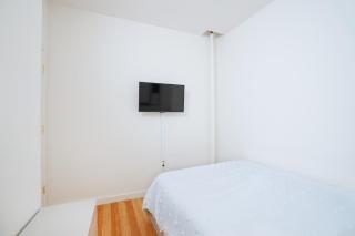 Beautiful 3 Bedroom Unit in Prime Location - New York - 5