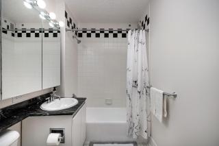 Stunning Apartment for 4 2 Bedrooms 2 Bath - New York - 7