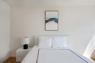 Stunning Apartment for 4 2 Bedrooms 2 Bath - 3