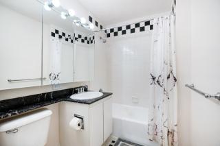 Luxury 2 Bed 2 Bath Unit in Prime Location of NYC - New York - 3