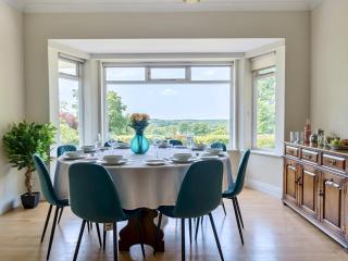 Pass the Keys Surrey Retreat – 5BR Hidden Gem - Ottershaw - 8