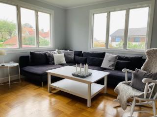 Family-Friendly House with Garden & Terrace by the Sea - Bovallstrand - 7