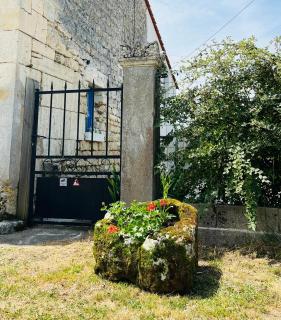 The Little House - Saint-Simon-de-Bordes - 8