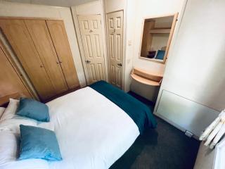 2 Bedroom Caravan GW39, Thorness Bay, Isle of Wight, Dog Friendly - Porchfield - 6